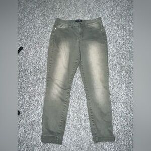 Nine west size 6 Women's Olive ankle  Jeans